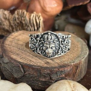 925 Sterling vintage fabulous Lion size 10 1/4 ring